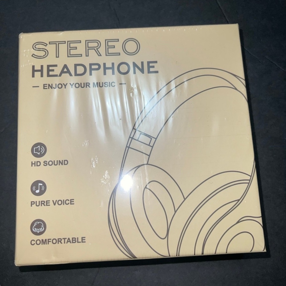 Over the Ear Headphones NWTS